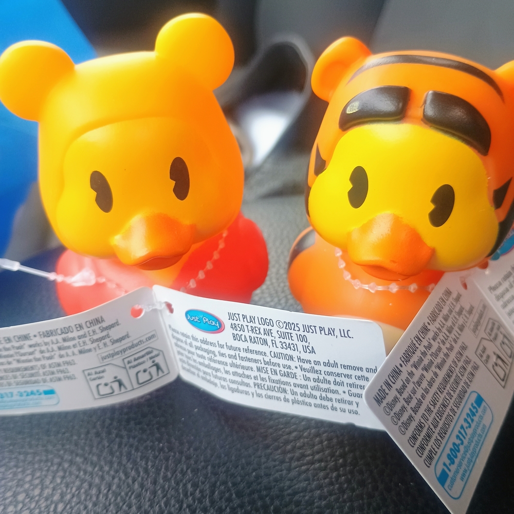 Disney Winnie the Pooh and Tigger Bath Toys - Orange and Yellow